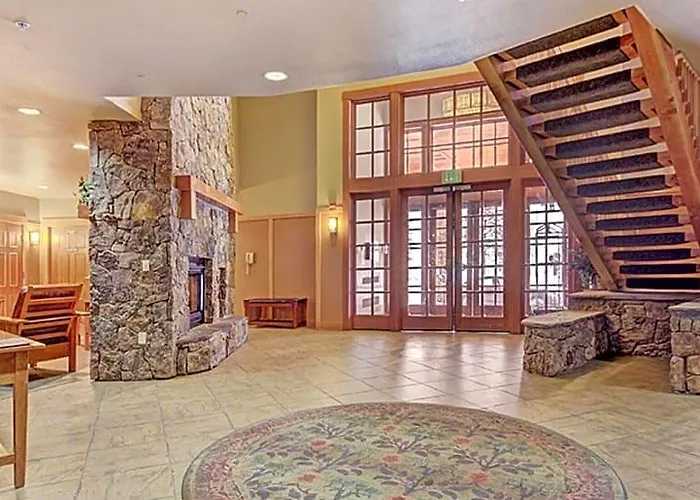 Hotel Passage Point At Center Village By